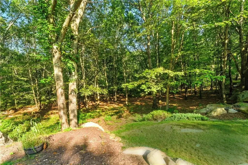 22 Camelot Circle Johnston RI 02919