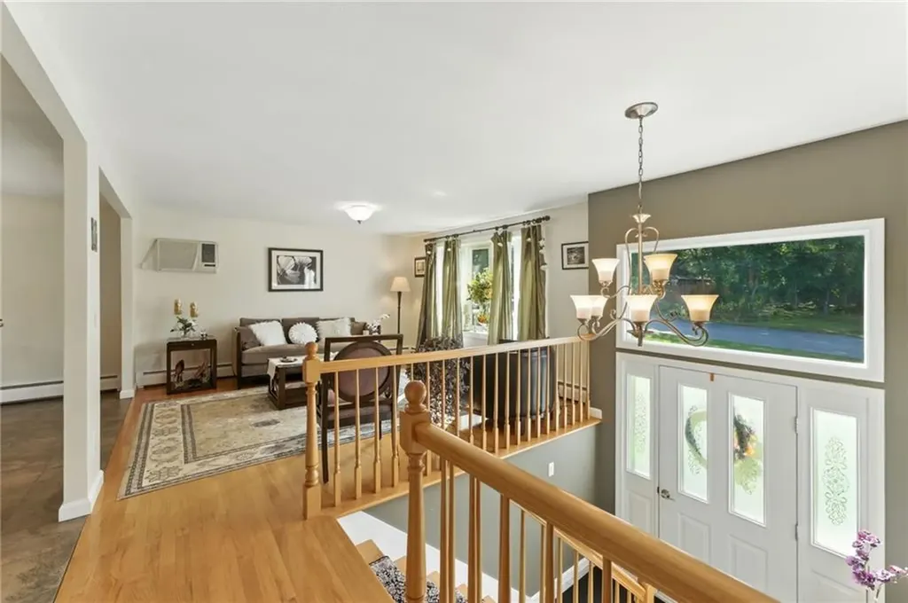 22 Camelot Circle Johnston RI 02919