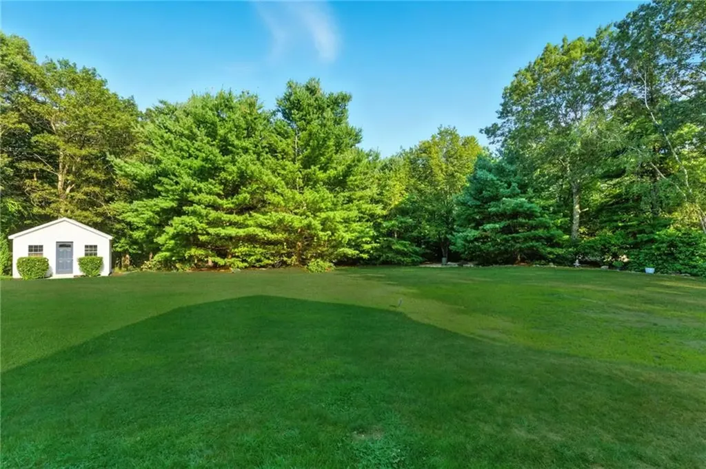 22 Camelot Circle Johnston RI 02919