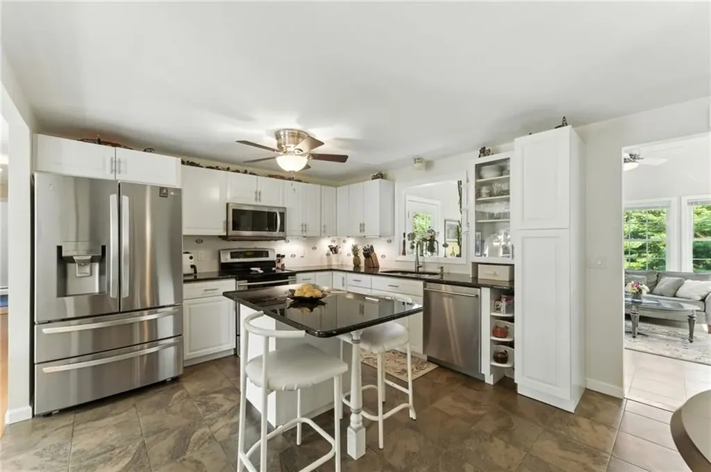 22 Camelot Circle Johnston RI 02919