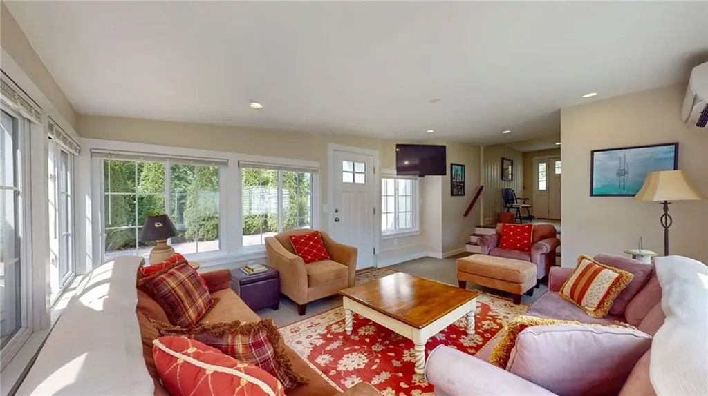99 East Avenue Westerly RI 02891