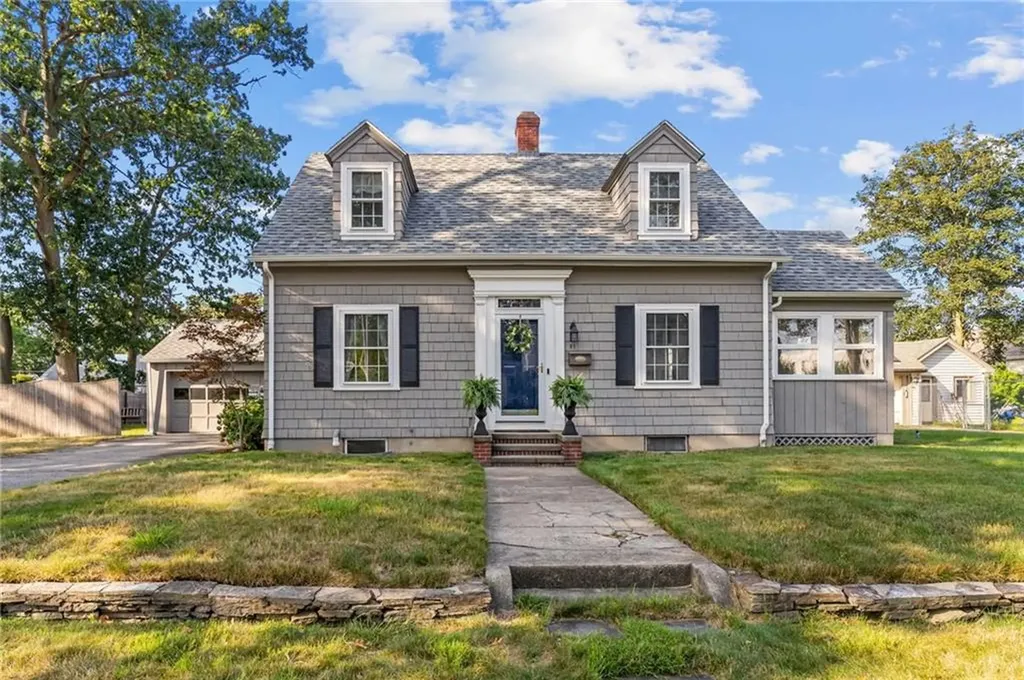 21 Earlham Way Warwick RI 02886