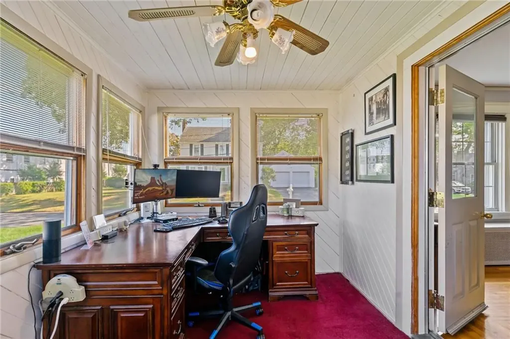 21 Earlham Way Warwick RI 02886