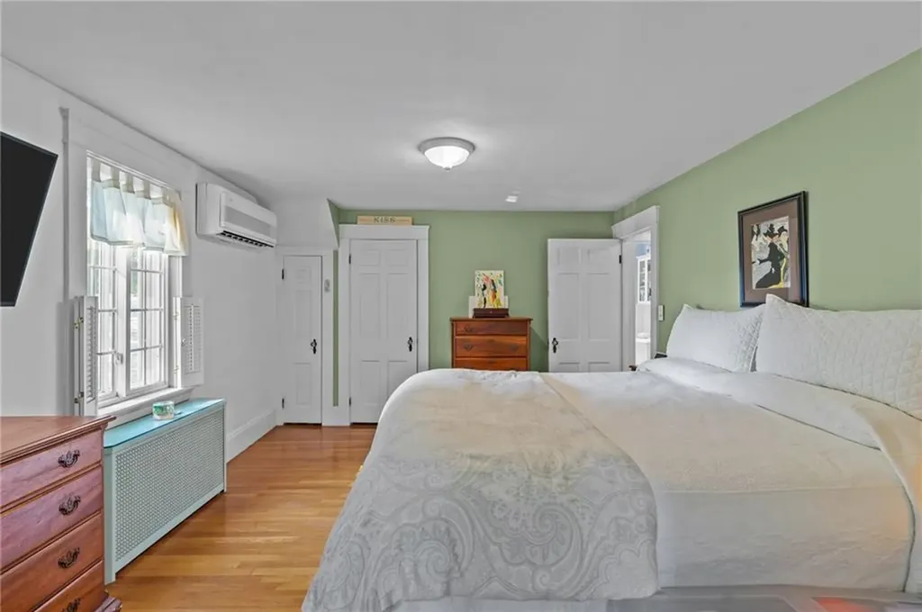 21 Earlham Way Warwick RI 02886