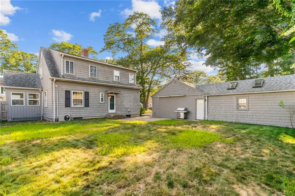 21 Earlham Way Warwick RI 02886