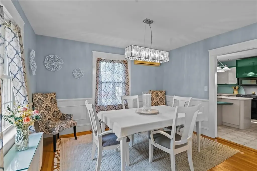 21 Earlham Way Warwick RI 02886