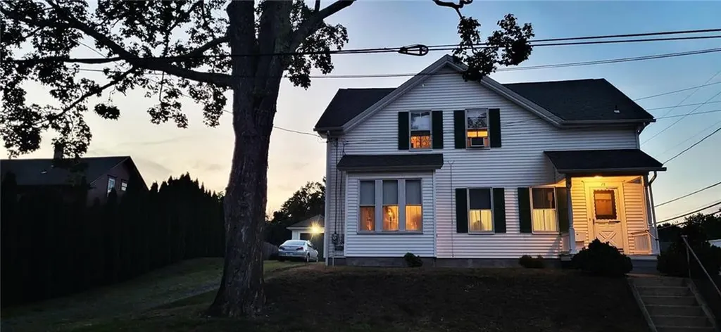 15 Lincoln Avenue Coventry RI 02816