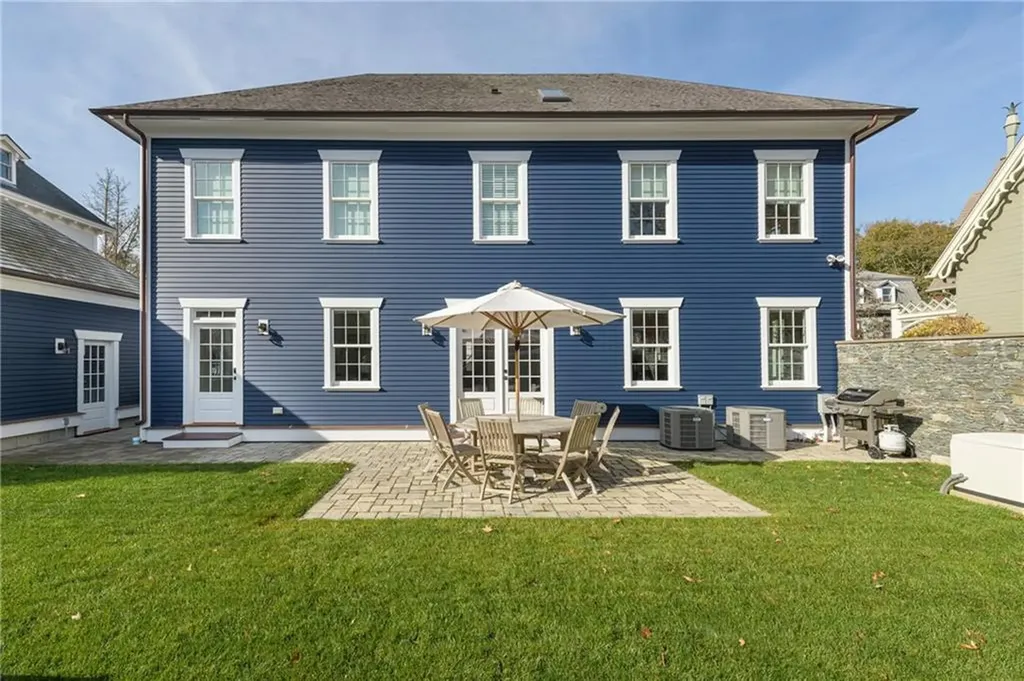 24 School Street Newport RI 02840