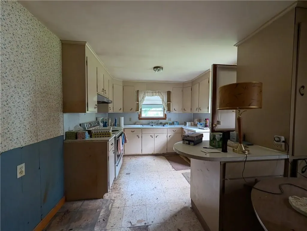 28 A North Road Foster RI 02825
