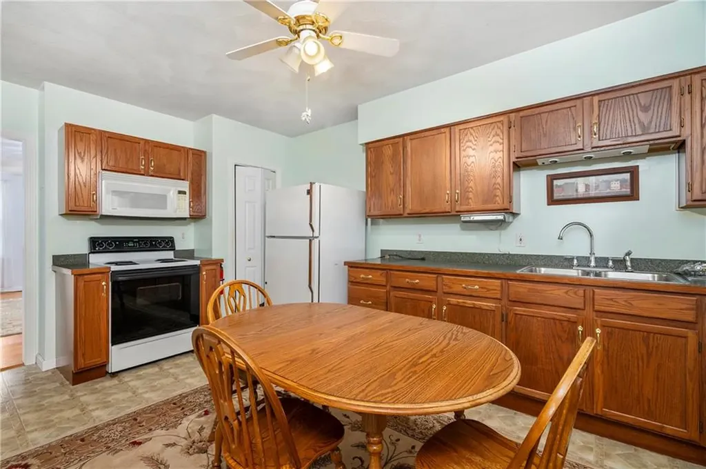 37 39 Main Street Cumberland RI 02864