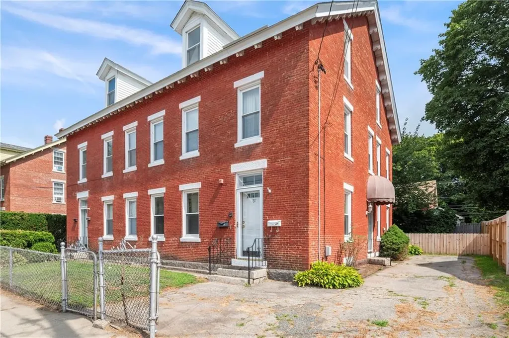 37 39 Main Street Cumberland RI 02864