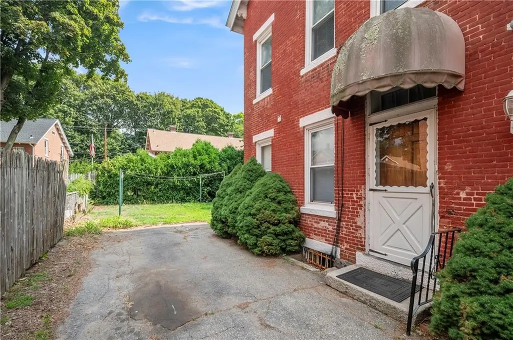 37 39 Main Street Cumberland RI 02864