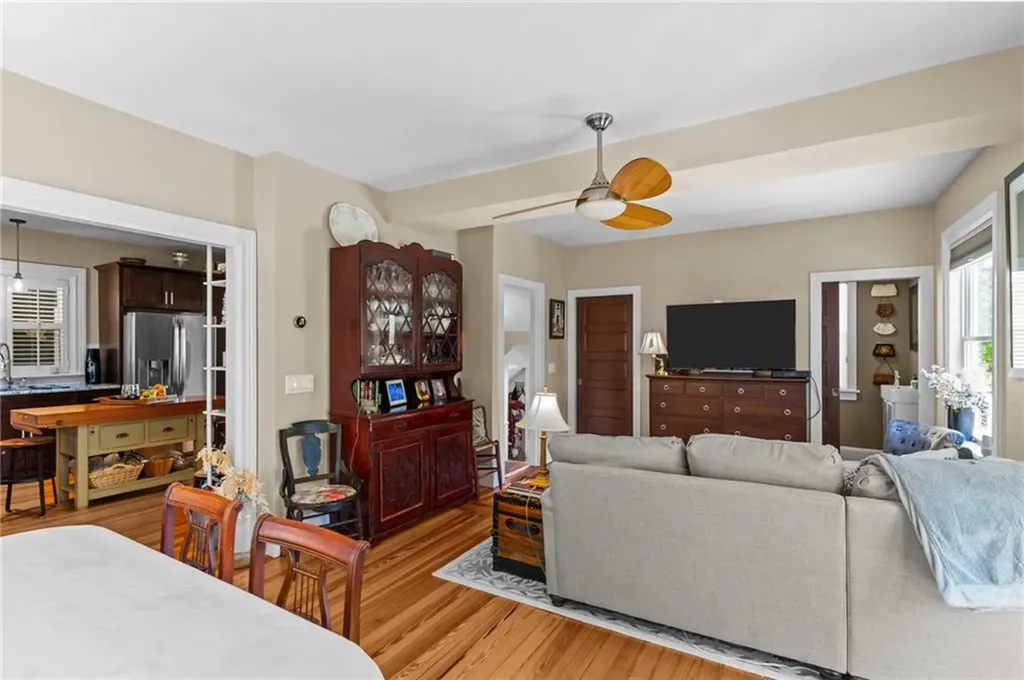 621 Hope Street Providence RI 02906