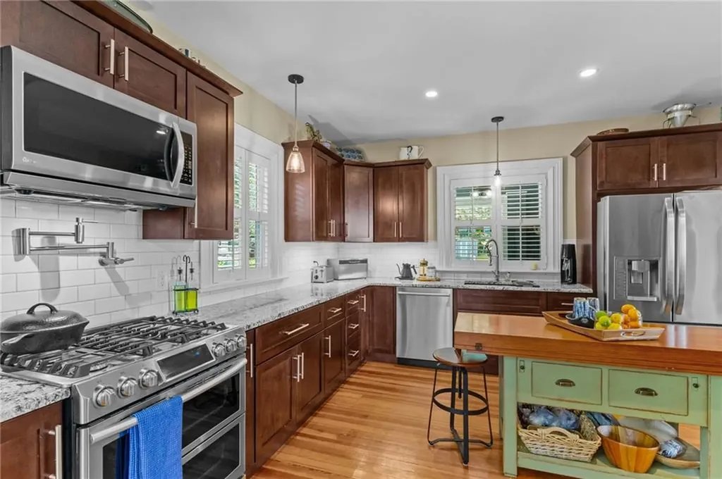 621 Hope Street Providence RI 02906