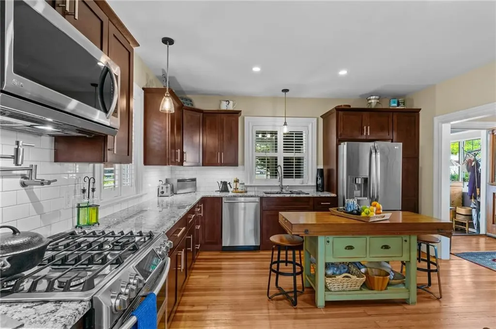 621 Hope Street Providence RI 02906