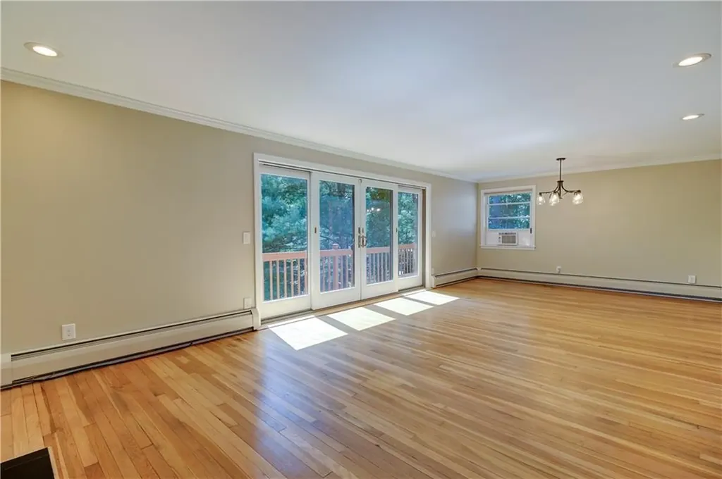 6 Pine Lane Johnston RI 02919