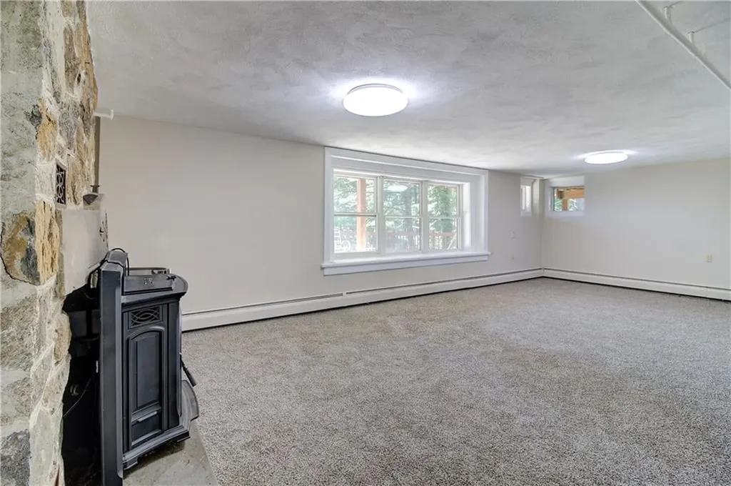 6 Pine Lane Johnston RI 02919