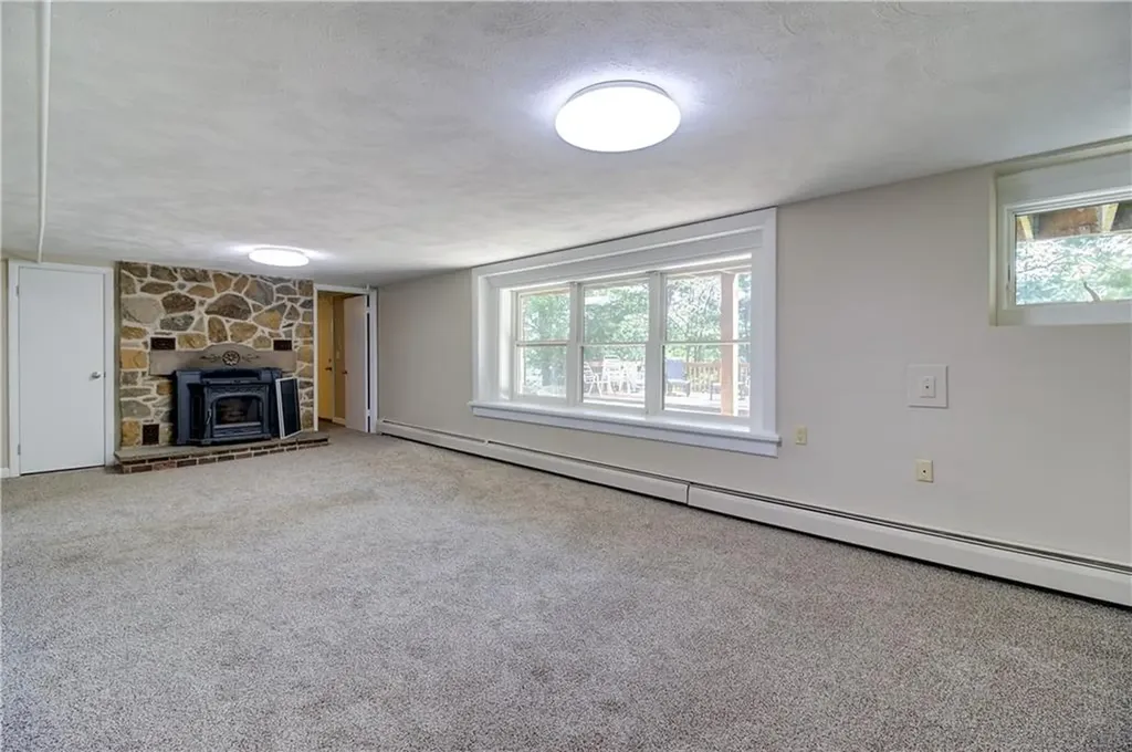 6 Pine Lane Johnston RI 02919