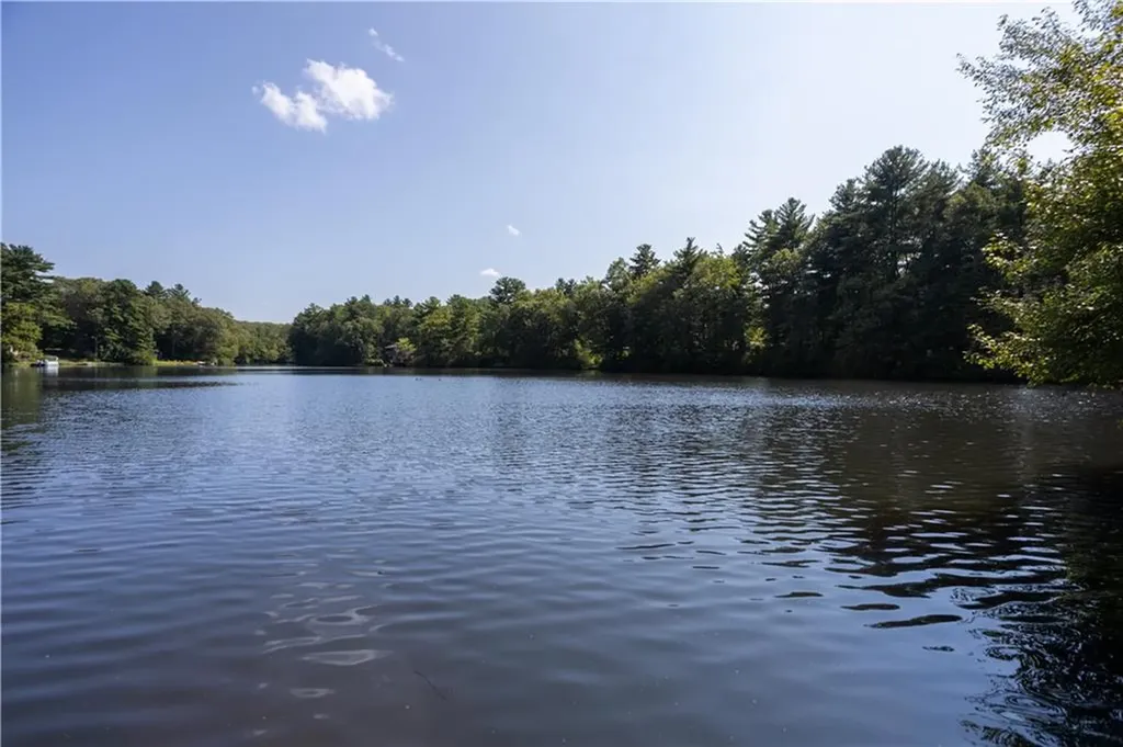 6 Pine Lane Johnston RI 02919