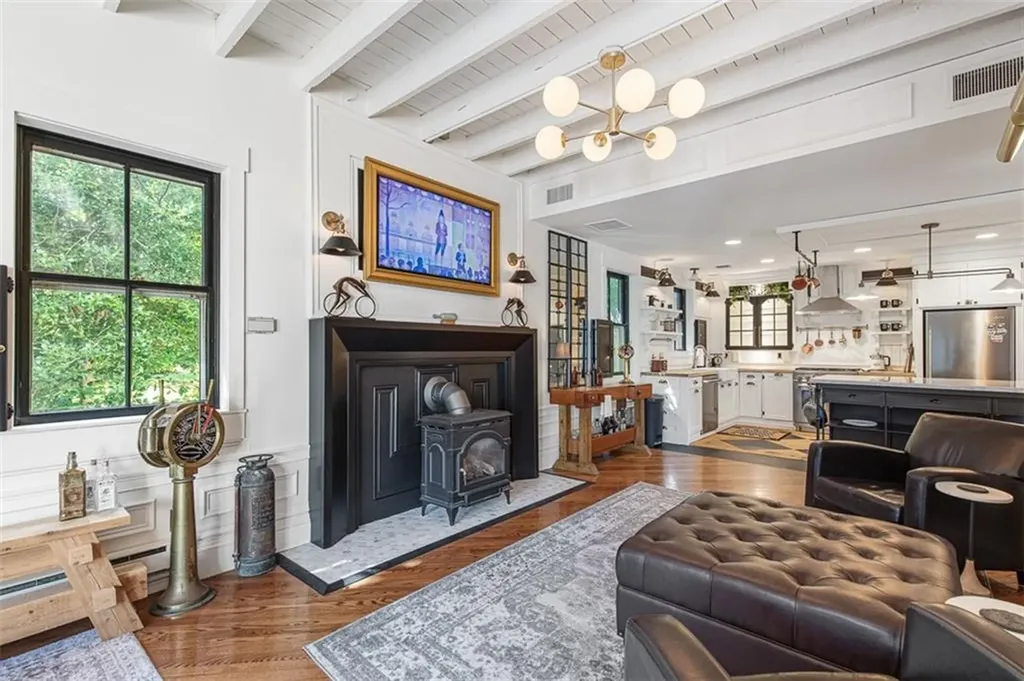 27 Young Orchard Avenue Providence RI 02906