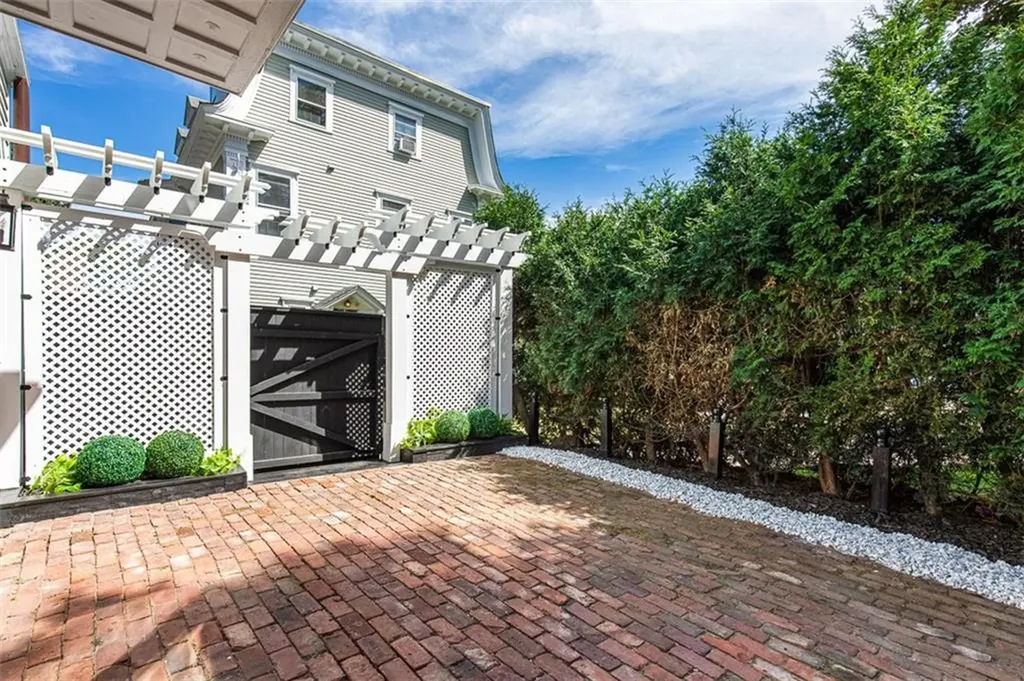 27 Young Orchard Avenue Providence RI 02906