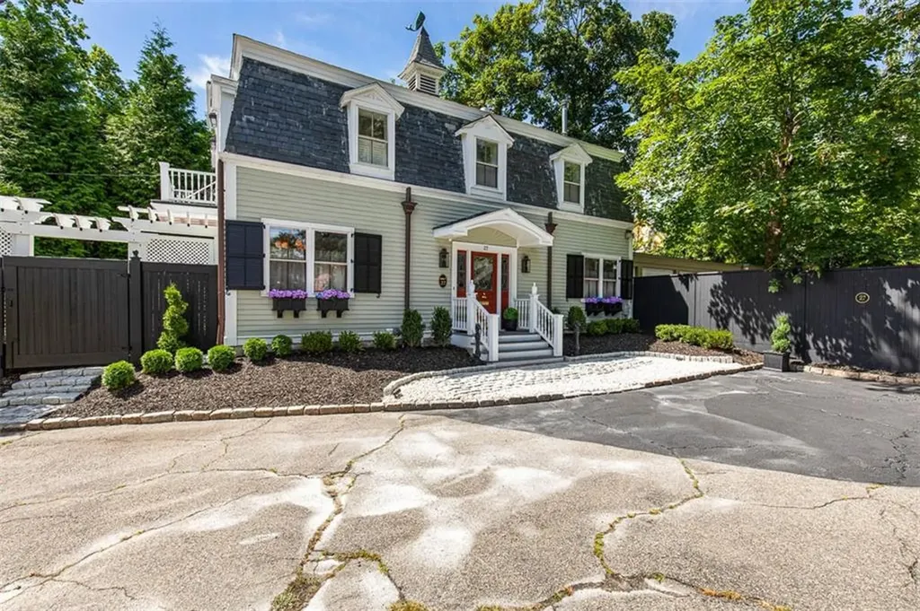 27 Young Orchard Avenue Providence RI 02906