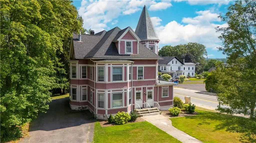 426 Blackstone Street Woonsocket RI 02895
