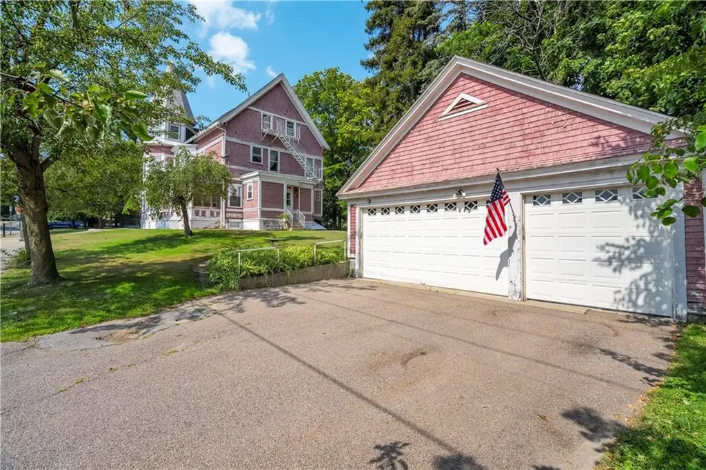 426 Blackstone Street Woonsocket RI 02895