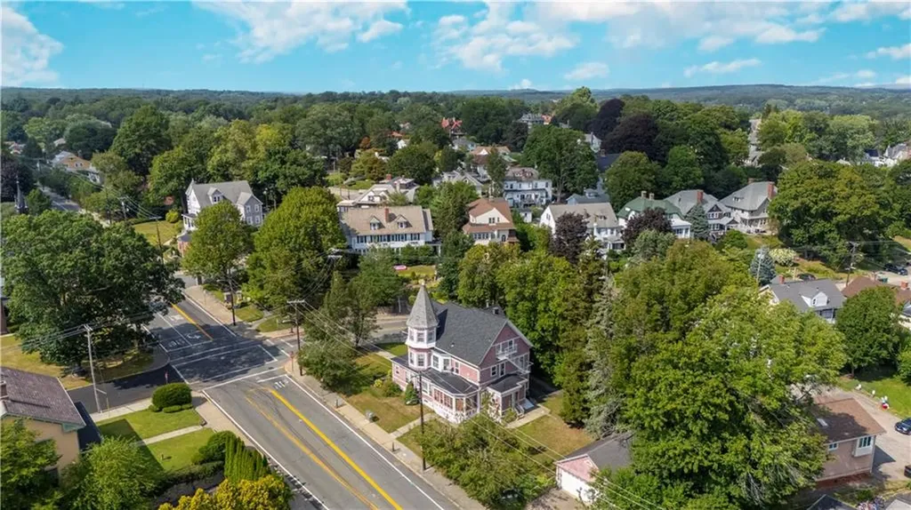 426 Blackstone Street Woonsocket RI 02895