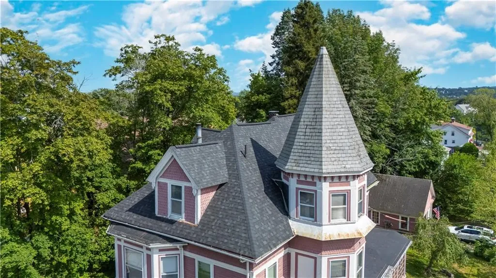 426 Blackstone Street Woonsocket RI 02895