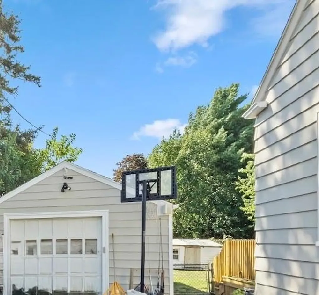 15 Archer Street Pawtucket RI 02861