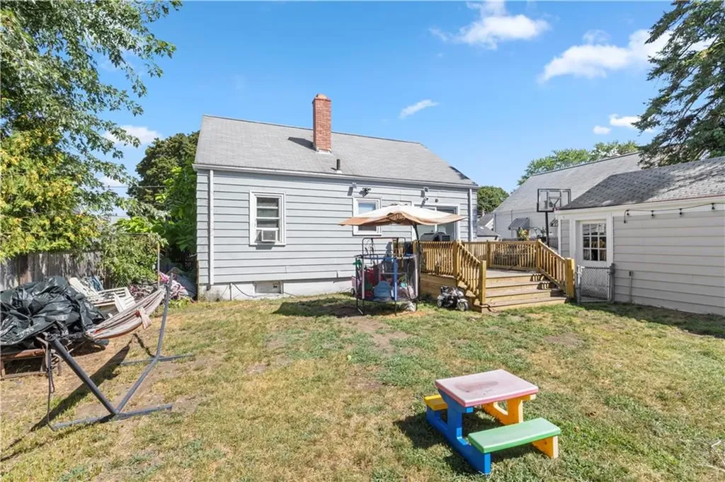 15 Archer Street Pawtucket RI 02861