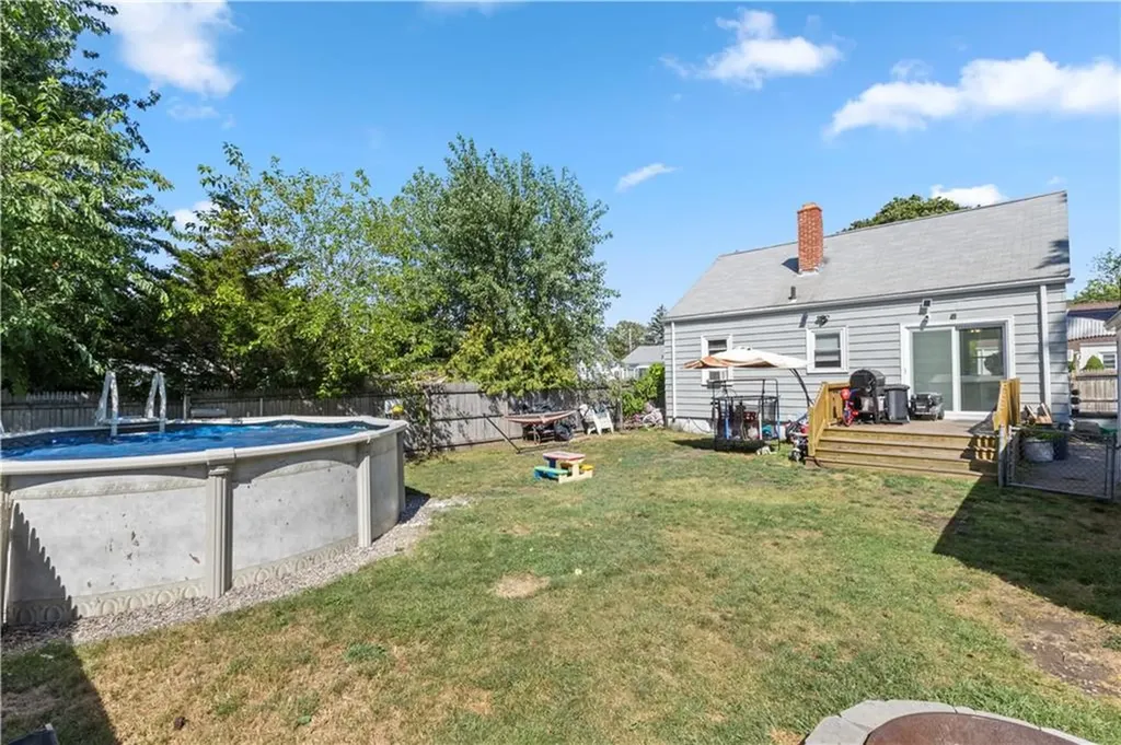 15 Archer Street Pawtucket RI 02861