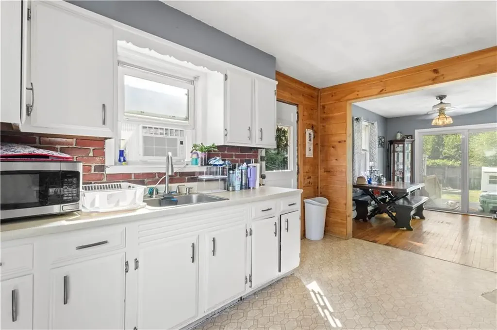 15 Archer Street Pawtucket RI 02861
