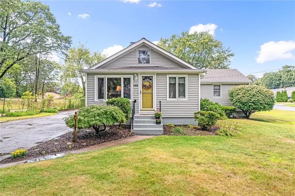 145 Spooner Avenue Warwick RI 02886