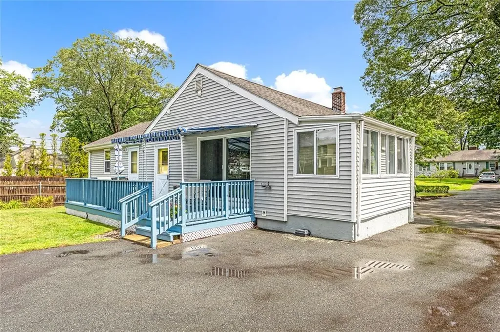 145 Spooner Avenue Warwick RI 02886