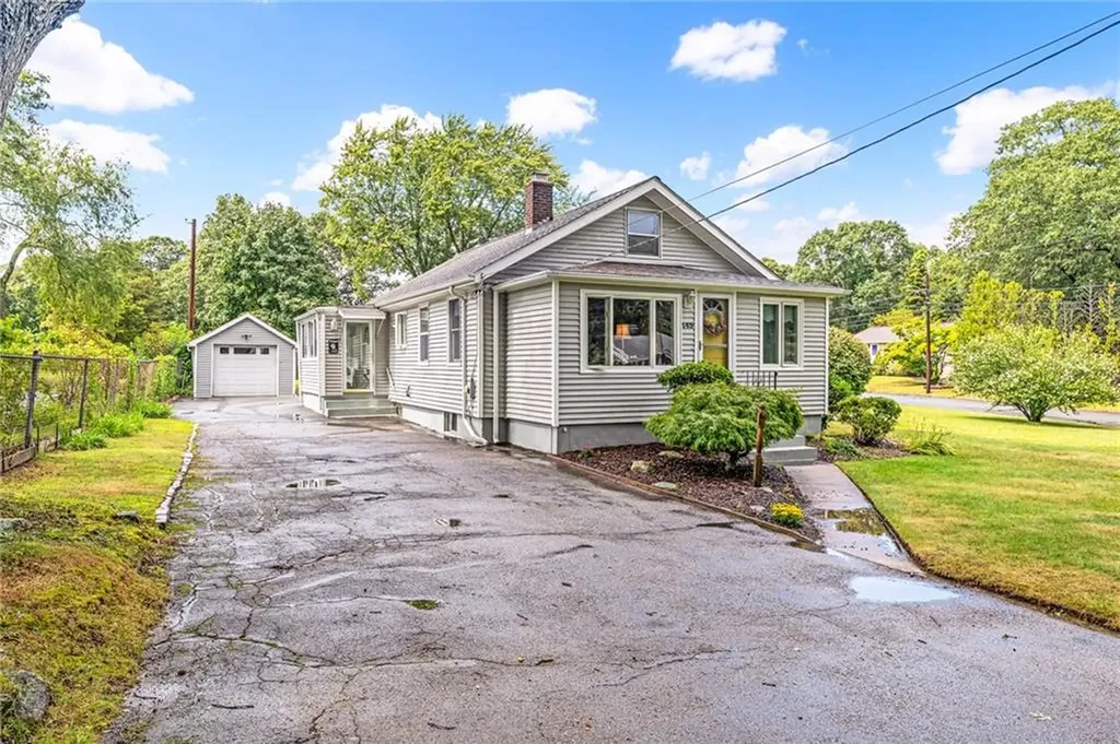 145 Spooner Avenue Warwick RI 02886