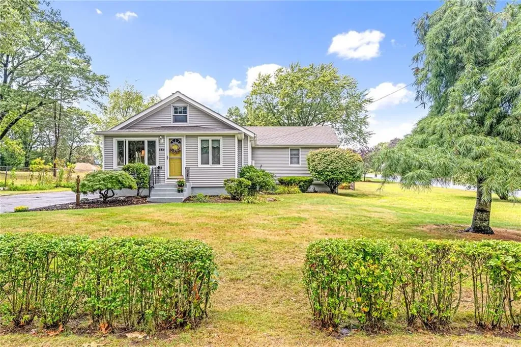 145 Spooner Avenue Warwick RI 02886