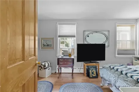 62 Dixon Street Newport RI 02840