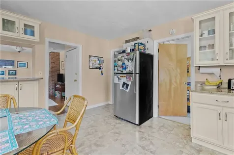 62 Dixon Street Newport RI 02840