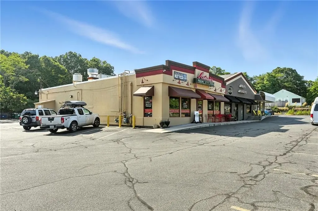 1907 A Kingstown Road South Kingstown RI 02879