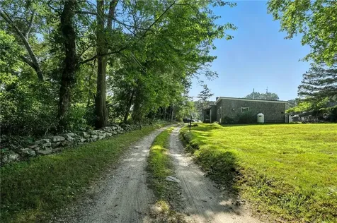 1907 A Kingstown Road South Kingstown RI 02879