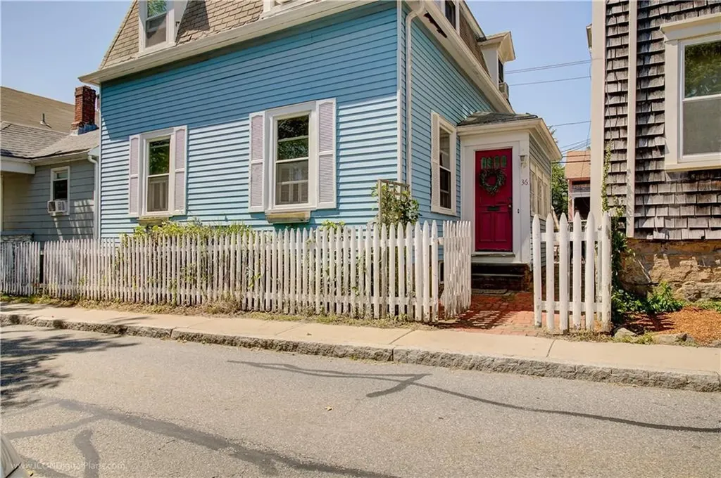 36 Dixon Street Newport RI 02840
