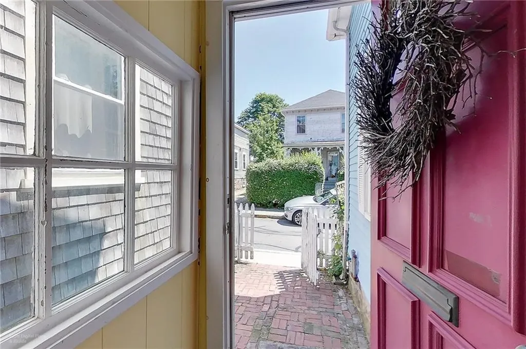 36 Dixon Street Newport RI 02840