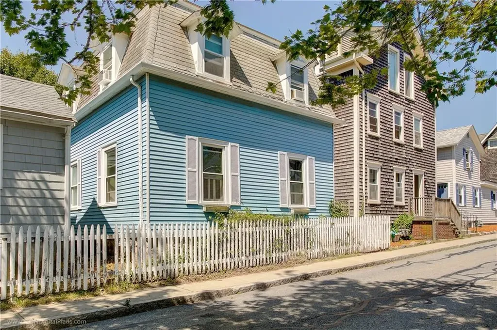 36 Dixon Street Newport RI 02840