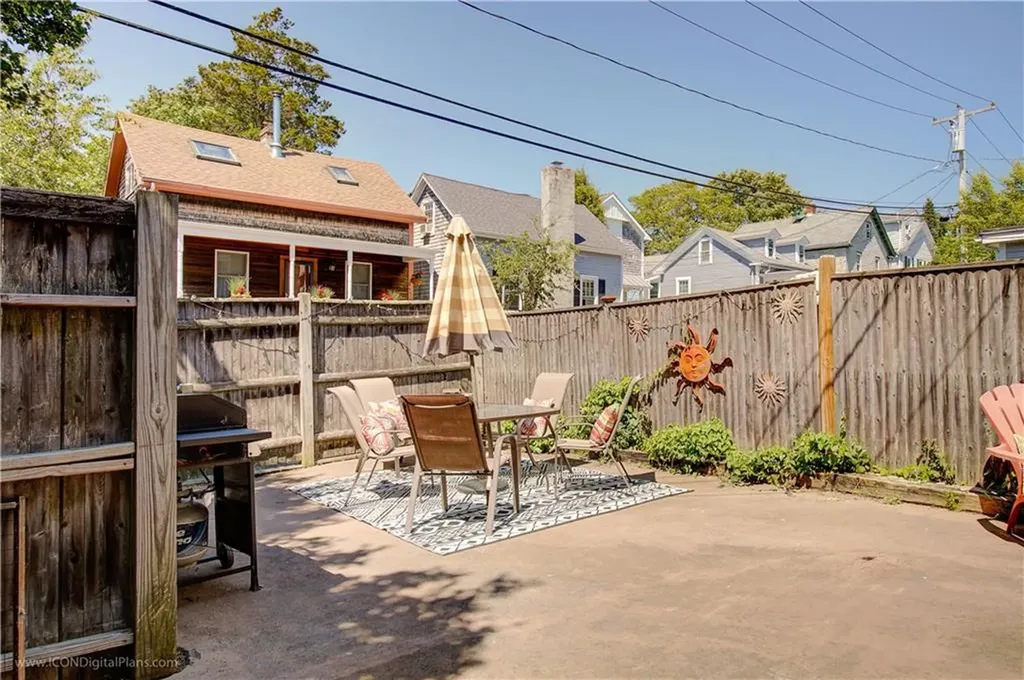 36 Dixon Street Newport RI 02840