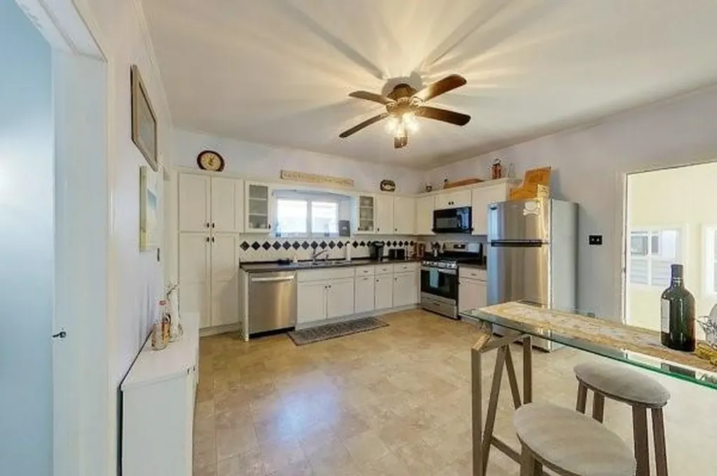 36 Dixon Street Newport RI 02840
