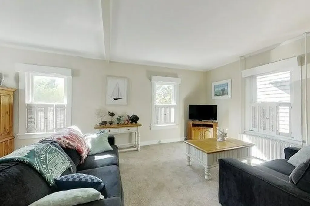 36 Dixon Street Newport RI 02840