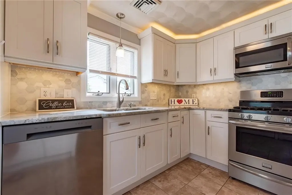 14 Wenscott Lane North Providence RI 02904