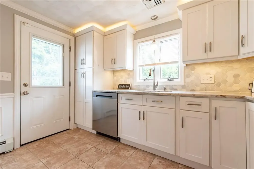 14 Wenscott Lane North Providence RI 02904